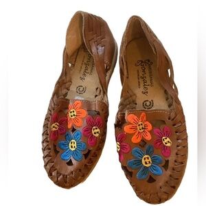 Handmade Leather Huarache Sandals with Embroidered Flowers | Size 7 Estimate